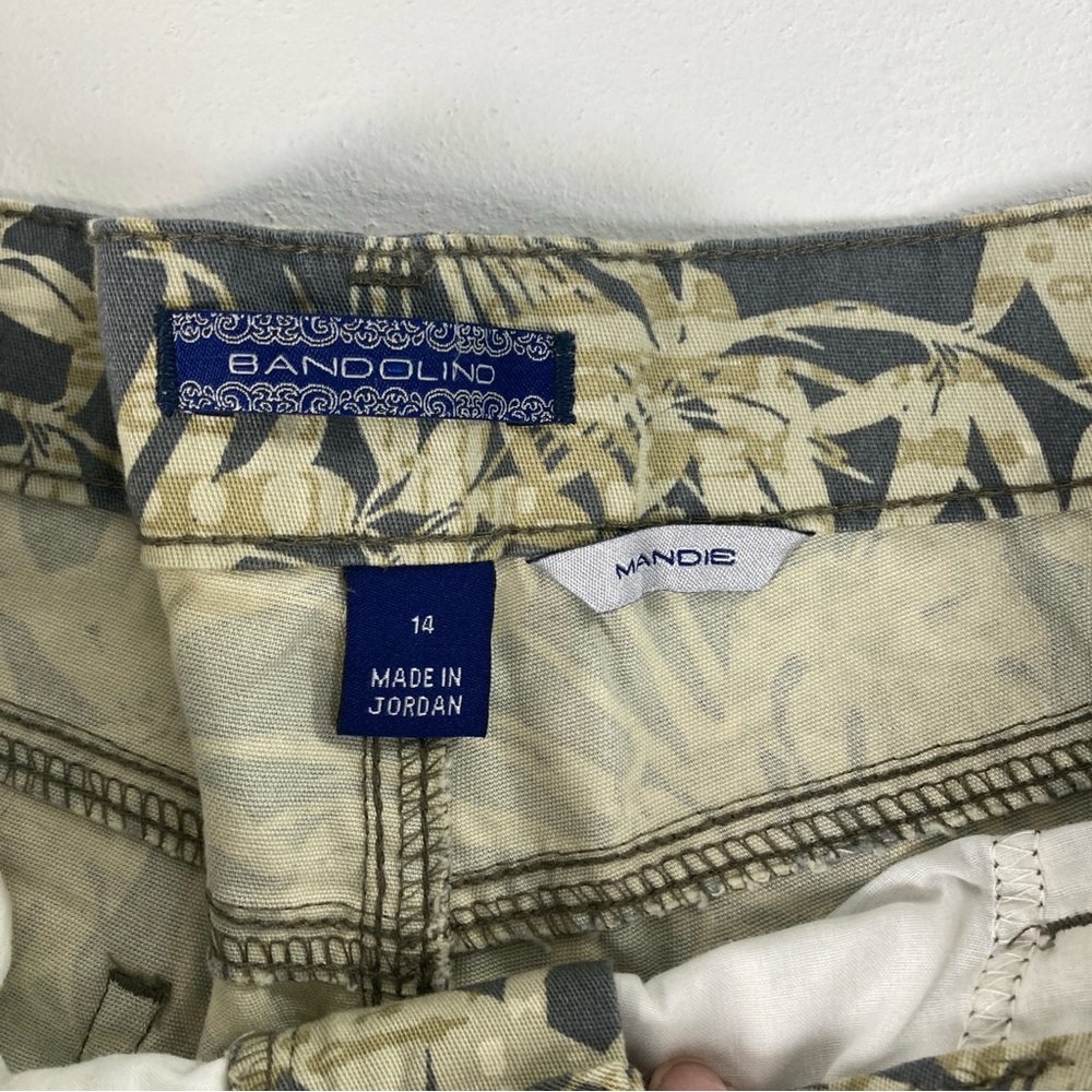 Bandolino Mandie Womens Grey/Yellow Capri Pants Size 14 Print Hawaiian Tropical - Picture 13 of 16
